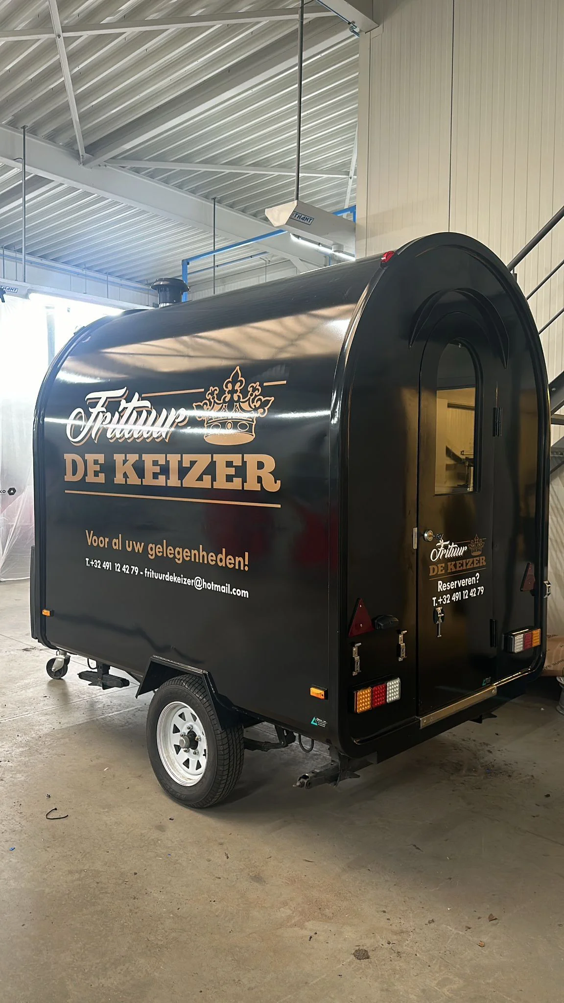 Trailer Zwart